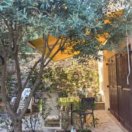 Apartment Small House Near The *